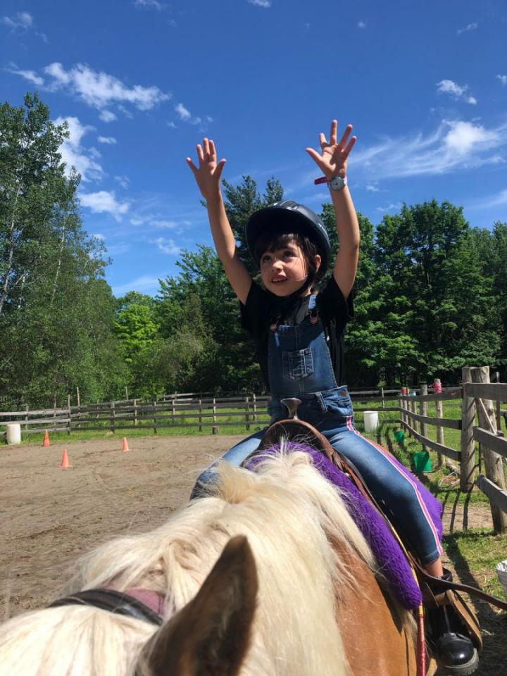 Soyez prêt pour votre première leçon d’équitation dans notre centre à Lingwick